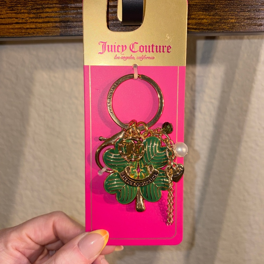 Juicy Couture Green Clover Bag Charm Keychain Gold Tone Lucky Charm NWT
